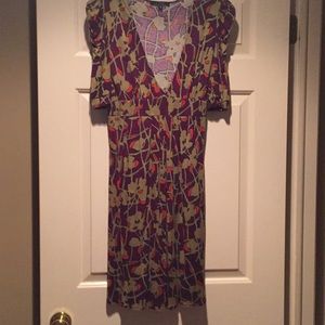 T-bags Multi/coloted short sleeved Dress. V Neck S